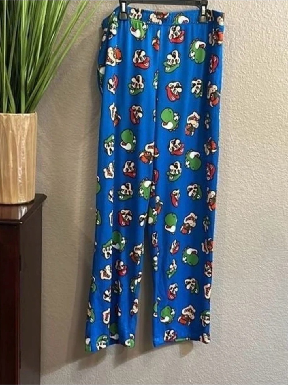 B2/2 Super Mario, WOMENS printed PJ bottoms size medium